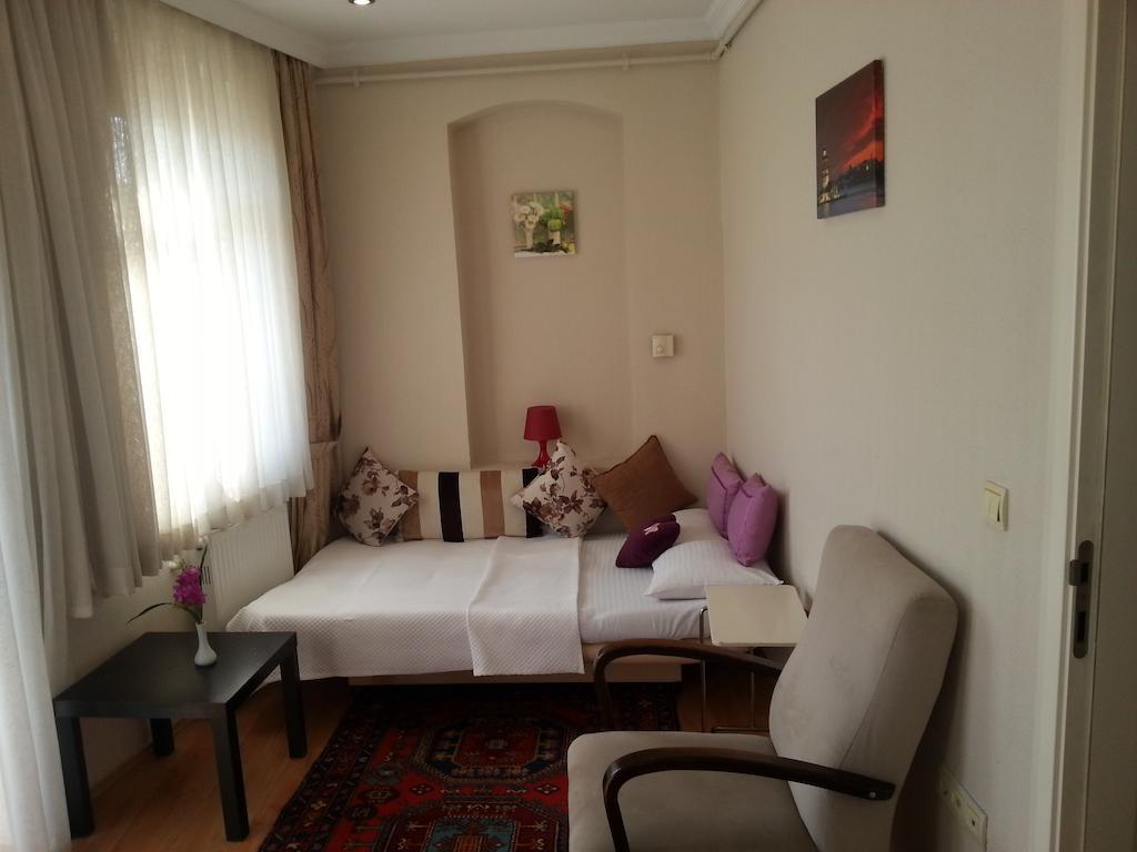 Away Suites Istanbul Bilik gambar